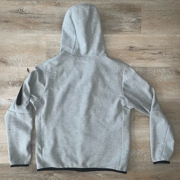Nike Tech Fleece jacket - Picture 4 of 5